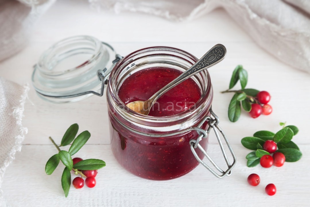 Artisanal Jam Setting