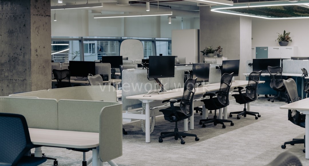 Dynamic Desks